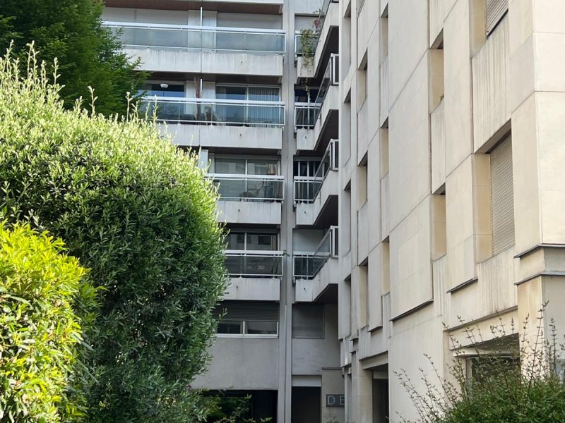 Rue de l'Université 2pièces occupé homme 81 ans - Photo 4